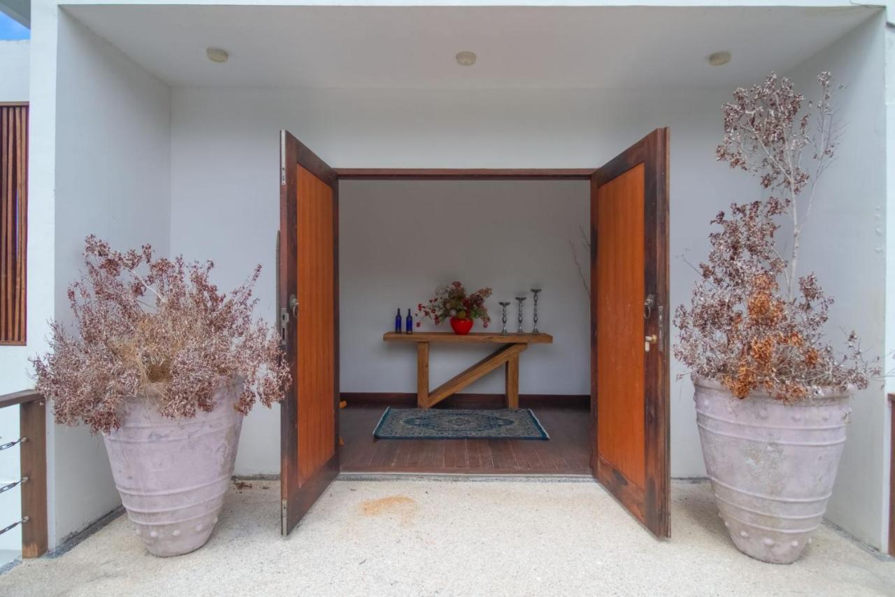 Villa Nambung Selong Belanak Exterior photo